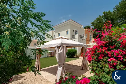 Huge Plot l Single Row l 3 Bed + Maids