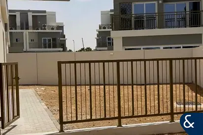 LARGE CORNER PLOT | SEMI SINGLE ROW | VACANT