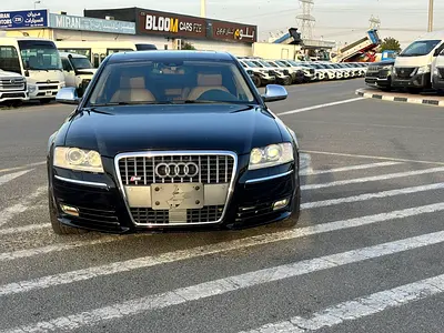 SUPER CLEAN AND POWERFULL V10 Audi S8 4.0 TFSI quattro, JAPAN IMPORTED