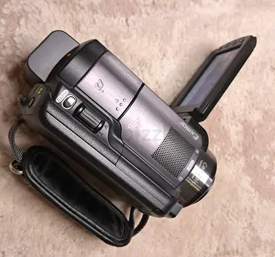 Sony HDR-XR200 HDD Full HD Handycam 120 GB(Made in Japan)