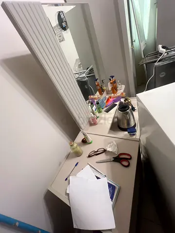 Dressing table