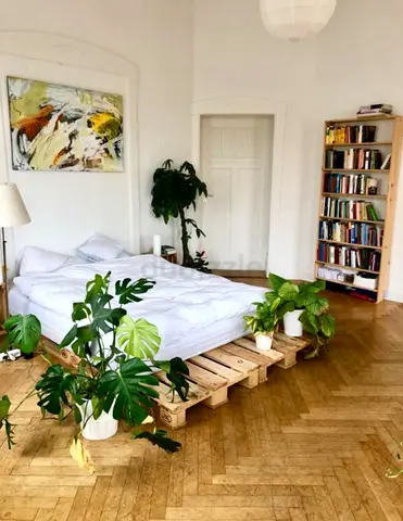 Wooden Pallet Bed Queen size