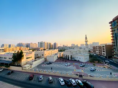 BEST OPTION. CLOSE TO METRO 3BHK. GYM POOL. FAMILY ONLY