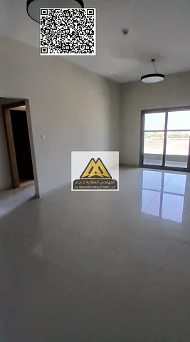 شقة غرفة وصالة للإيجار السنوي في عجمان داخل تاور جديد (ثاني ساكن)، تتميز بتشطيب فاخر ومساحات كبيرة مع بلكونة وغرفة ماستر، في موقع حيوي قريب من سيتي سن