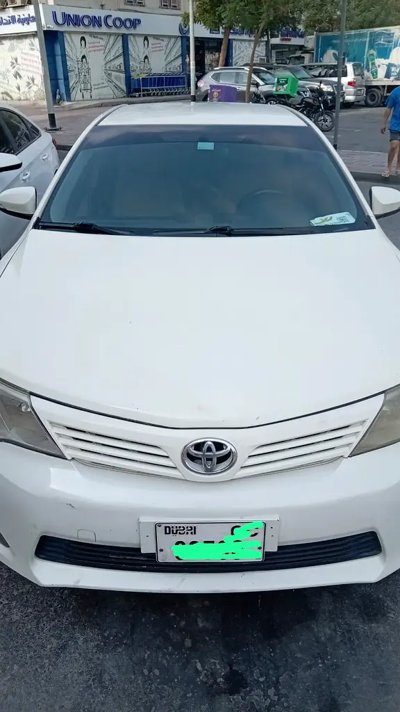 Toyota Camry 2014 — photo 1 of 4