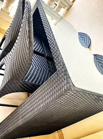 4 seats outdoor dining table