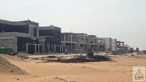 | قطعة أرض تاون هاوس | 270 ألف درهم إماراتي | مع خطة سداد | على طريق E311 | 1722 قدم مربع | أم القيوين |