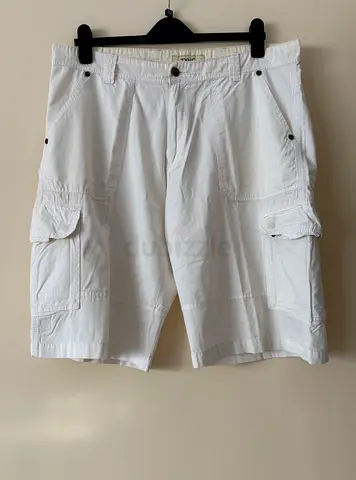 White Men’s Shorts/Size 36