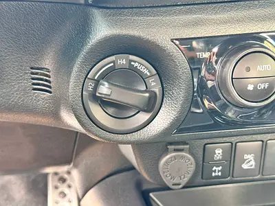 صورة مصغرة 10 لـ 2025 Toyota HILUX