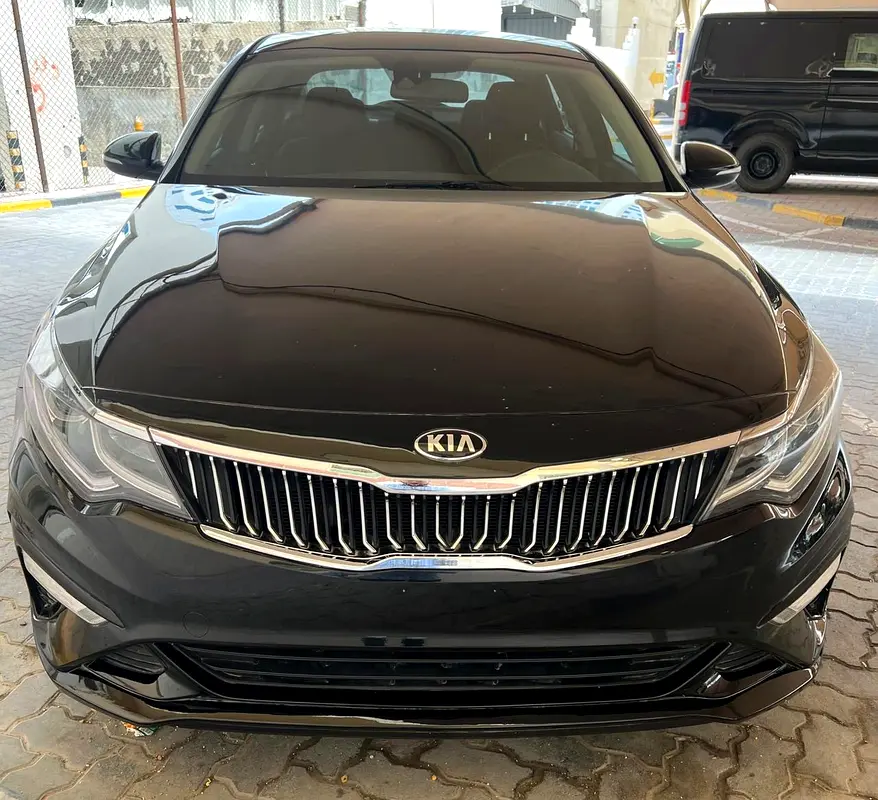 Kia Optima 2020 — photo 1 of 14