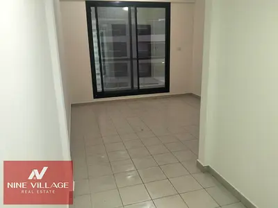 غرفتي نوم في الطابق العلوي | برج إسكان مارينا | إطلالات على المارينا والمدينة | شرفة