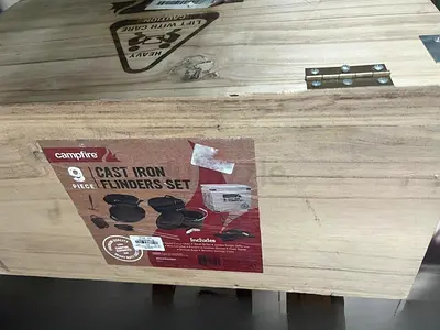 Campfire 9-piece Cast Iron Flinders Set in Wooden Box - Orig price 599