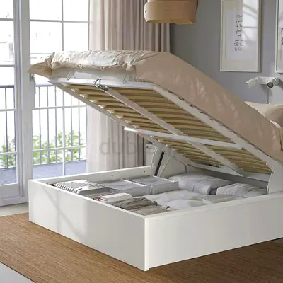 ‎Ikea king size hydraulic bed with Ikea mattress 
‎