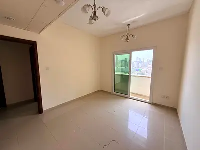 غرفة وصالة| اول ساكن بعد التجديد|تكيف مركزي| موقع مميز جدا