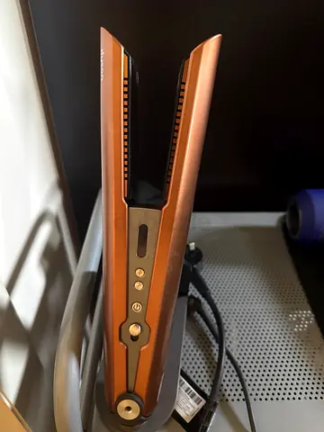 dyson straightener iron- in great condition