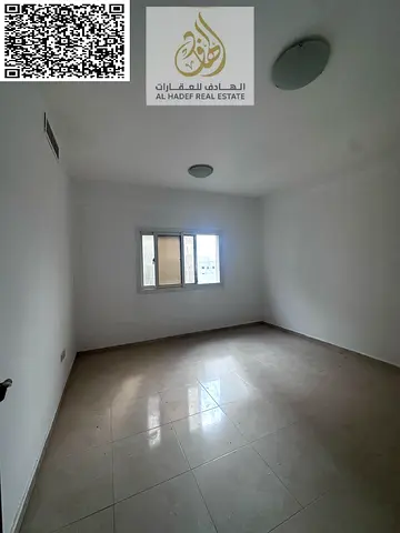 غرفه وصاله مع حمام  بمنطقة الجرف 2 بجوار مدرسه الاقصي وقريب من مركز دلتا السعر 28الف علي 4 دفعات  تأمين كاش او بعد شهر بقيمة 2000 درهم  مطلوب اسكور من