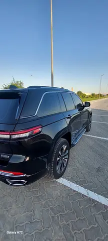 Jeep Grand cheorkee Overland plus 2023 Top of the line Trim