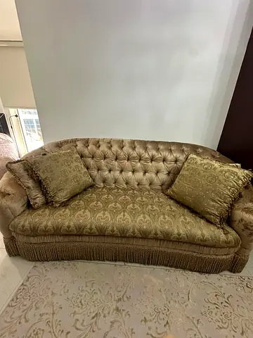 COMFORTABLE SOFA FOR SALE
