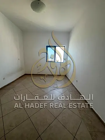 جميع الغرف ماستر إطلالة بحرية مباشرة (إطلالة خلفية) تراس غرفة غسيل خزائن بالحائط تكييف على المالك باركن داخل التاور مجاني المرافق: جيم مجاني مسبح مجان
