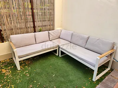 Outdoor 2-seater bench sofa with cushions - white frame, light grey cushions