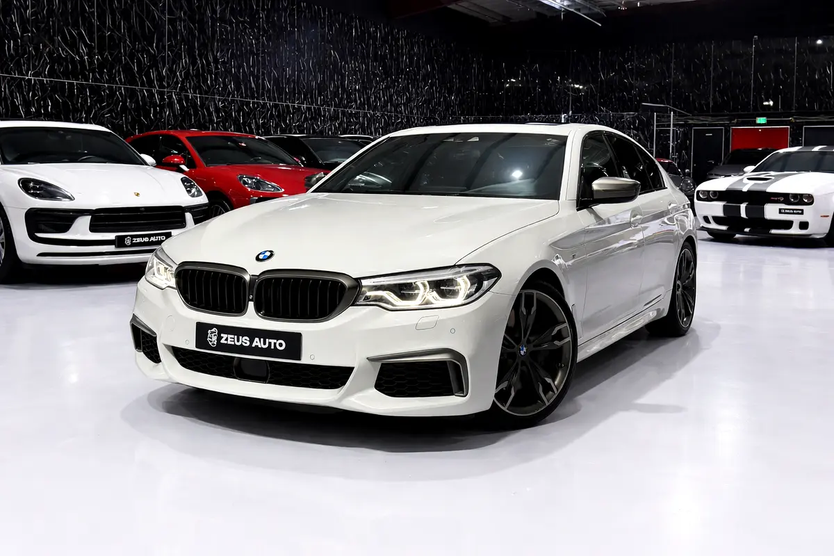 BMW 5-Series 2019 — photo 1 of 20