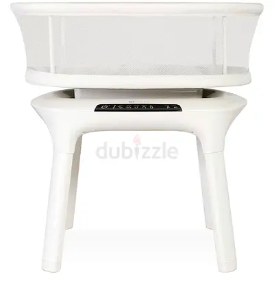 Baby bassinet with built in white noise