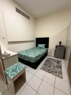 بارتشن للشباب العرب بالحي الانجليزي ... بالقرب من السوق 