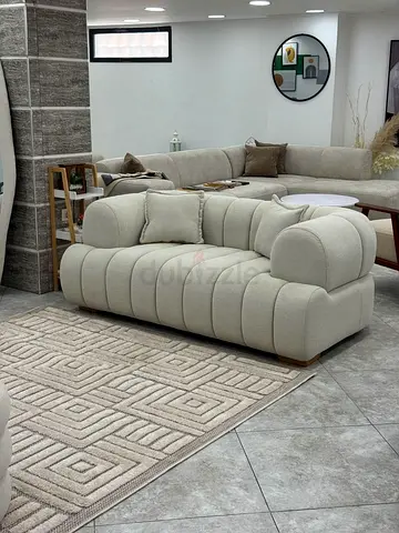 Modern Curved Two-Seater Sofa in Light Beige Bouclé
