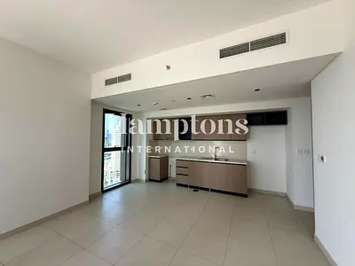 Genuine Seller | Vacant | Bright with Sea View