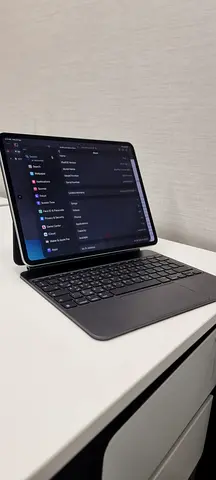 iPad Pro 13inch m5 1TB (with Magic Keyboard) - Good Working Condition SPECIAL PRICE