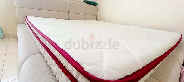 King size bed 200x180 mattress - clean and comfortable