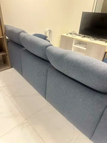 Modern Blue Extendable Sofa – Excellent Condition