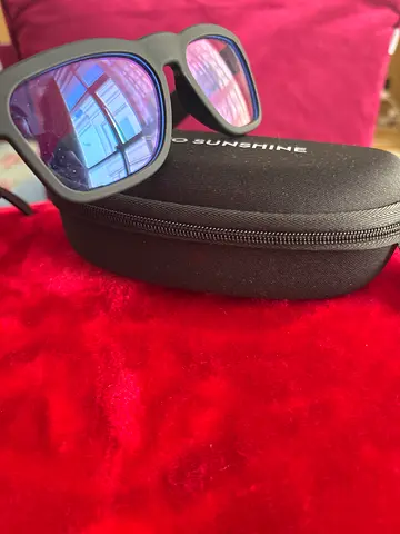 Black frame Bluetooth headphones with mirrored blue lenses + hard case Smart Glasses 🕶️