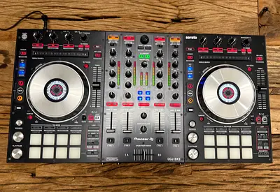 Pioneer DDJ SX3 DJ Controller with Jog Wheel and Pads - excellent Condition