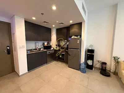 🌟 Fully Furnished 1BHK | 2 Washrooms | Balcony | Dedicated Parking | 950 Sqft | Premium Living in Aljada – Sharjah 🏡🛋️🚗🌅✨