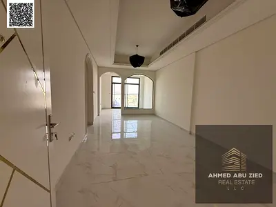 Elegant brand-new apartment with a master bedroom, spacious living room, equipped kitchen, and 2 bathrooms. Full maintenance by landlord, close to all