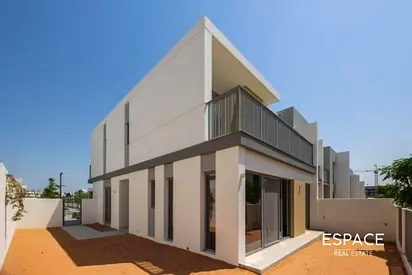 Exclusive | Landscaped Garden | Modern