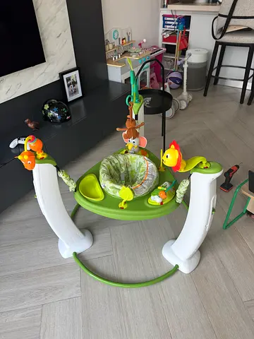 baby activity jumper/bouncer