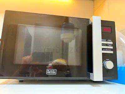 Black+Decker Microwave Oven – Excellent Condition