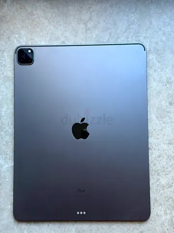 iPad Pro 12.9-inch (4th Gen) with Keyboard