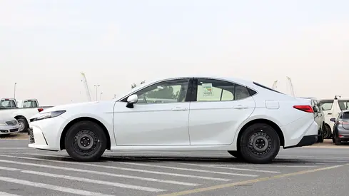 2025 Toyota CAMRY — миниатюра 4