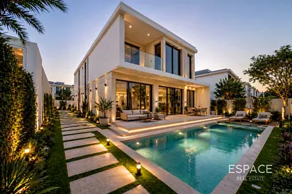 Prime Location | Vastu | 4 Bed + Maid