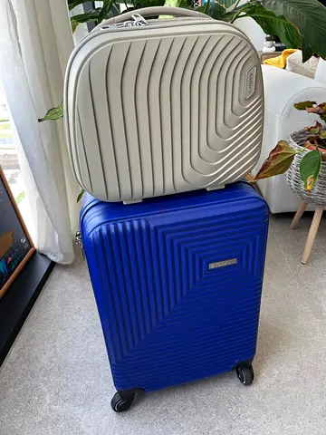 Vanity Case/Makeup Bag - BRAND NEW (Brand is Antler)