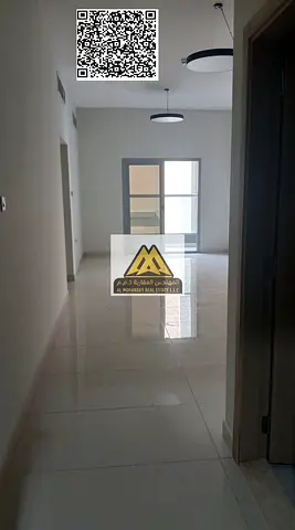 شقة غرفتين وصالة للإيجار السنوي في الجرف 2 عجمان، بمساحة كبيرة وإطلالة مفتوحة داخل بناية حديثة (ثاني ساكن)، في موقع استراتيجي خلف داي تو داي وأمام فند