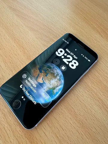 Iphone SE 2020 excellent condition + cable + charger