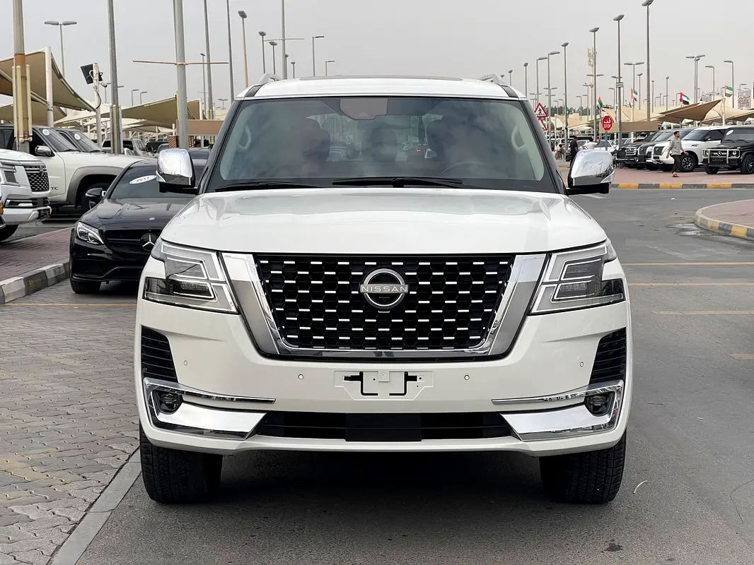 Nissan Patrol 2022 — photo 1 of 18