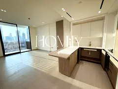 Huge Layout | Vacant | Townhouse Facing