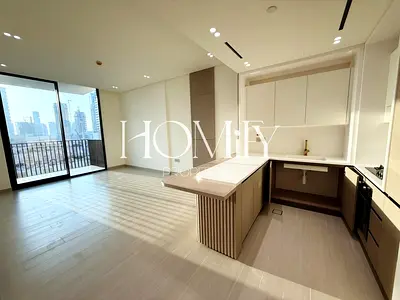 Huge Layout | Vacant | Townhouse Facing