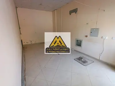 محل للإيجار السنوي في الروضة 2 – عجمان، موقع مميز داخل منطقة سكنية حيوية، 16,000 درهم سنويًا، 4 دفعات، التأمين شيك.