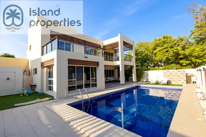 Elegant 5-Bedroom I Private Pool & Dual Parking